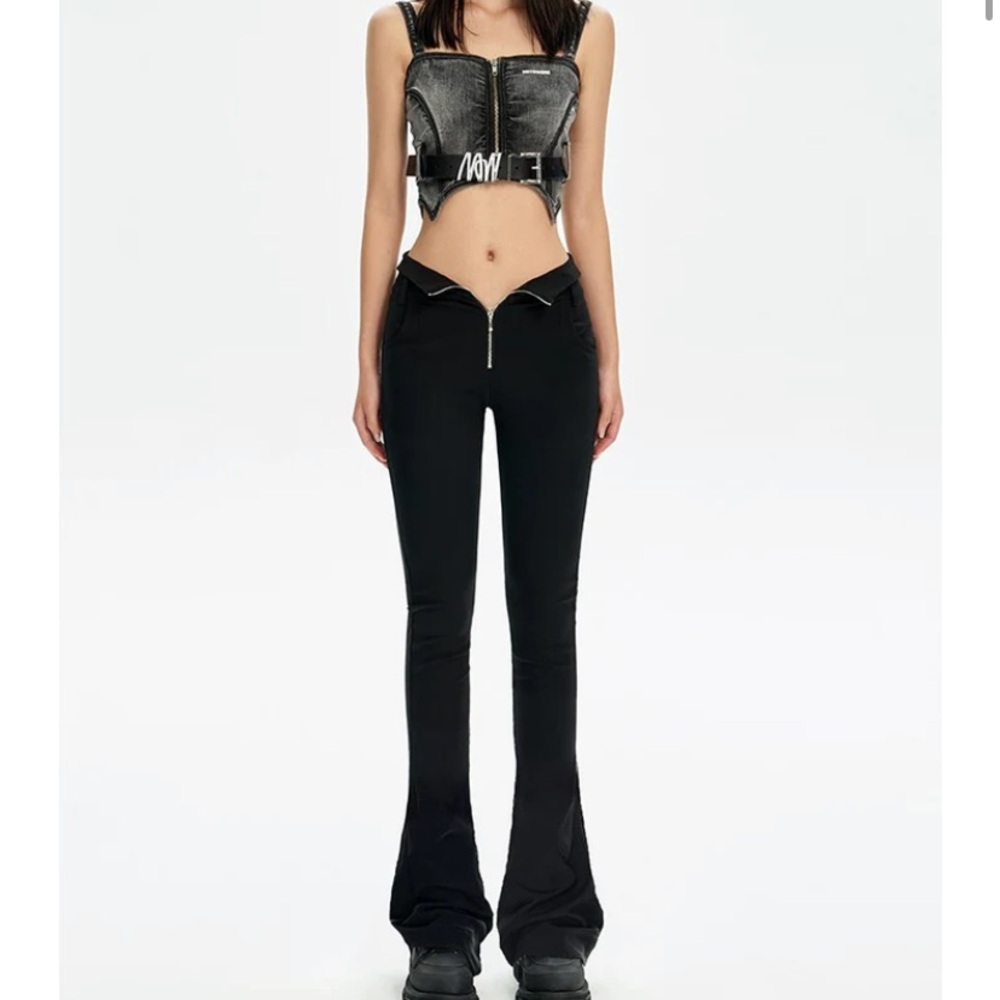 NAWS NOTAWEAR Virtual Girl Slim Figure Flared Jeans 1.0 in Color Shining Black‎